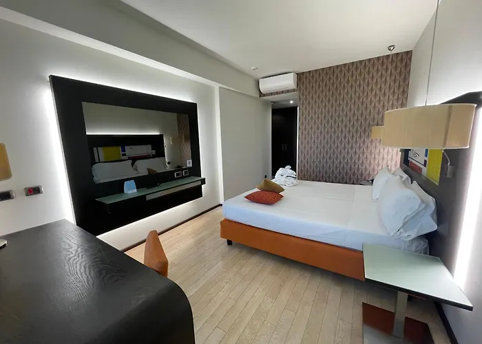 锡拉库扎美居酒店 酒店 4*