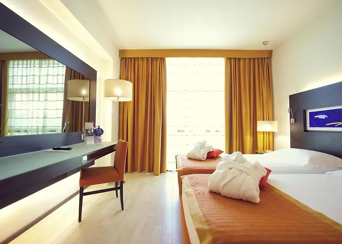 锡拉库扎美居酒店 4* 锡拉库扎