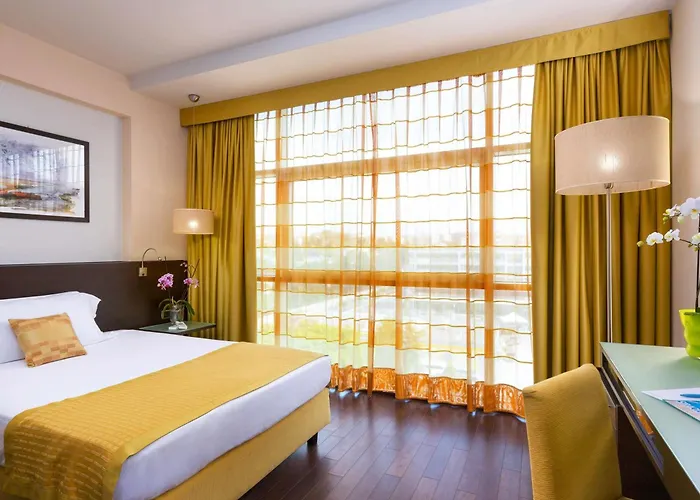 锡拉库扎美居酒店