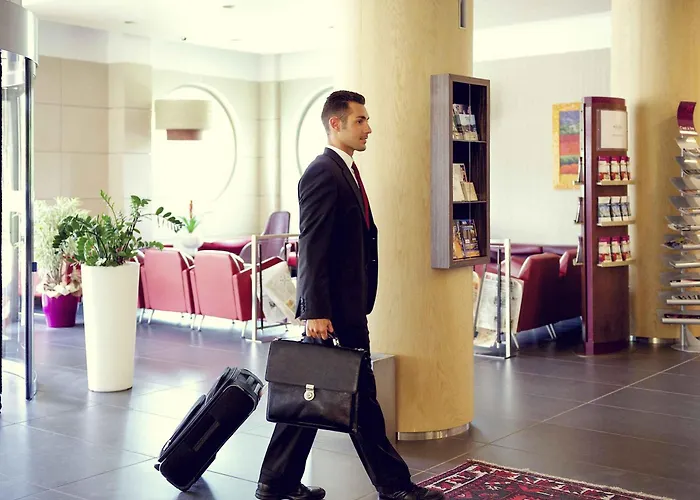 锡拉库扎美居酒店